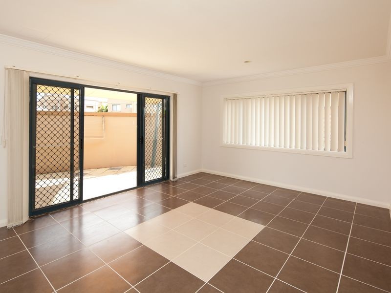 6/117 Palm Meadows Drive, Carrara QLD 4211