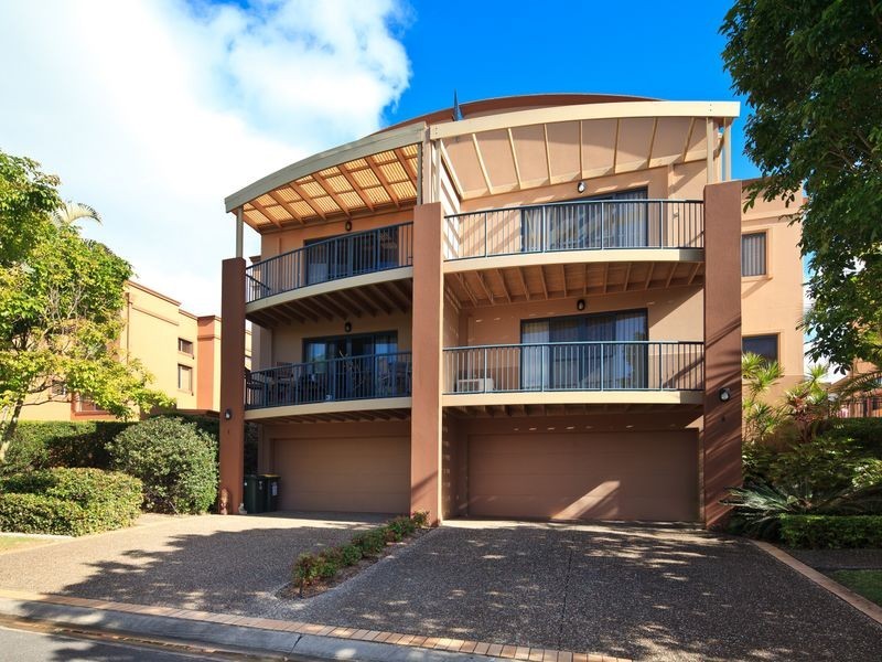 6/117 Palm Meadows Drive, Carrara QLD 4211