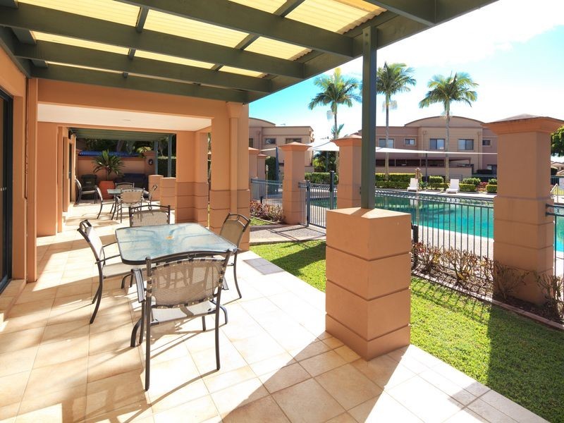 6/117 Palm Meadows Drive, Carrara QLD 4211