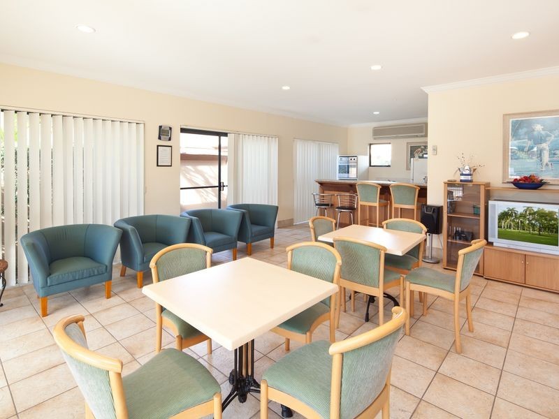 6/117 Palm Meadows Drive, Carrara QLD 4211