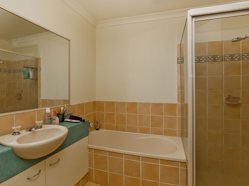 1/5 Kowhai Place, Nerang QLD 4211