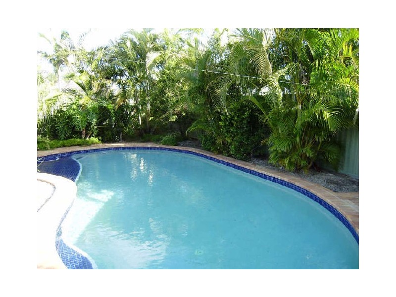 11 Burcott Court, Carrara QLD 4211