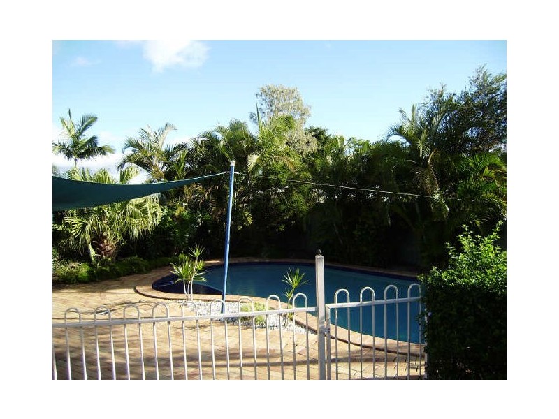 11 Burcott Court, Carrara QLD 4211