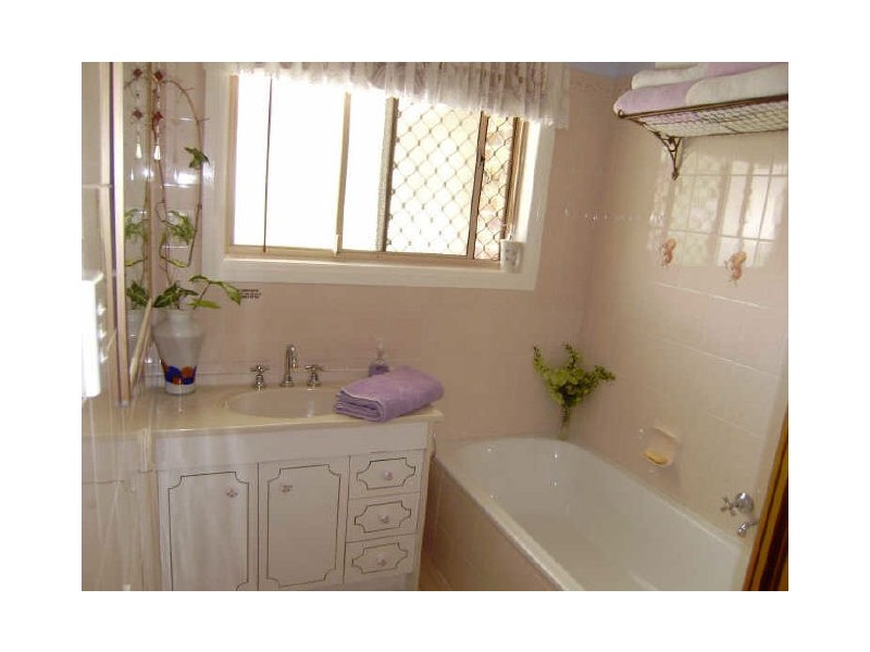 3 Rednal Court, Carrara QLD 4211