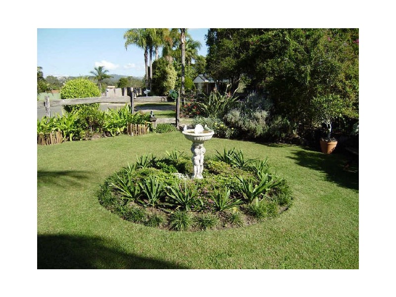 3 Rednal Court, Carrara QLD 4211