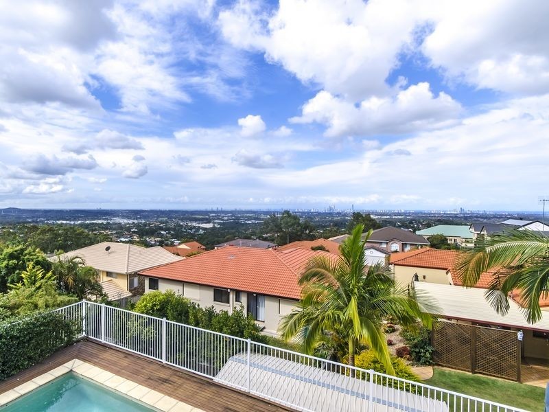 13 Mercure Place, Highland Park QLD 4211