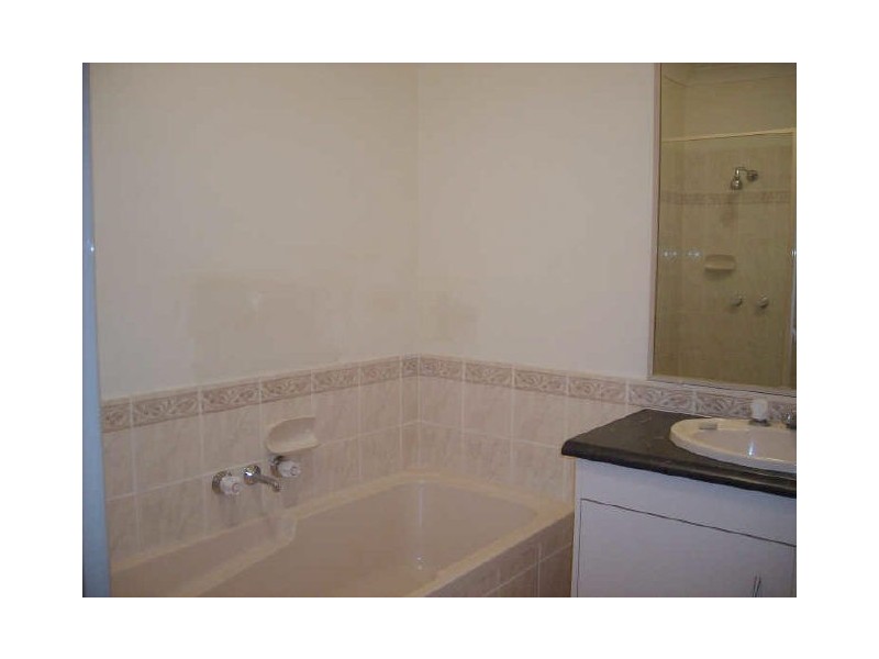 2 Aquarius Court, Molendinar QLD 4214