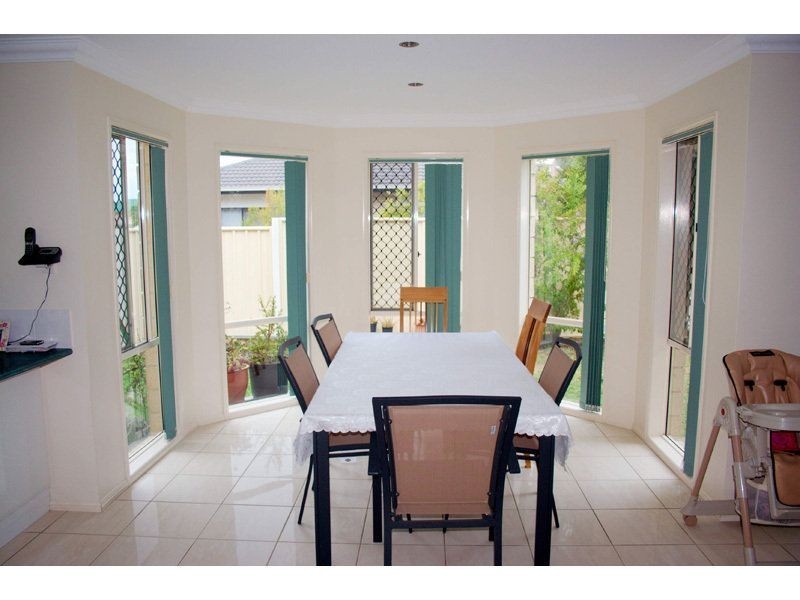 12 Tara Vista Boulevard, Highland Park QLD 4211