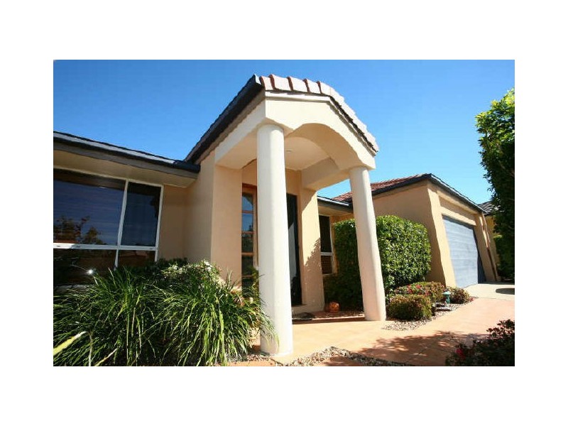 6 Josh Court, Ashmore QLD 4214