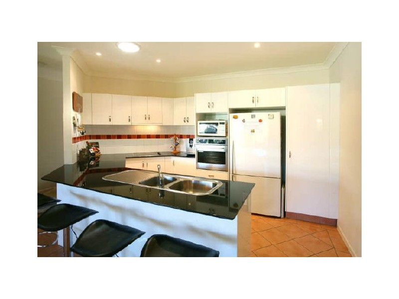 6 Josh Court, Ashmore QLD 4214