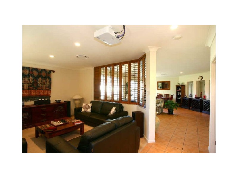 6 Josh Court, Ashmore QLD 4214