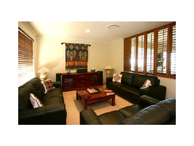 6 Josh Court, Ashmore QLD 4214