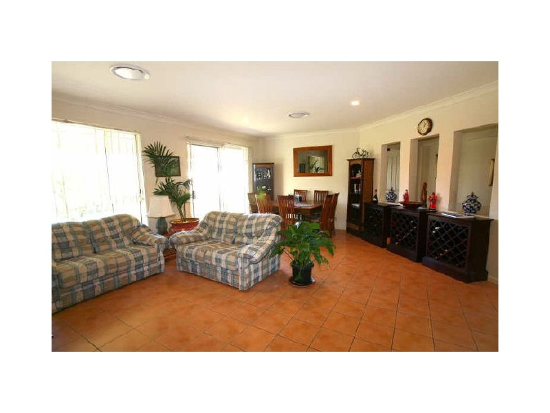 6 Josh Court, Ashmore QLD 4214