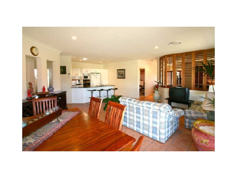 6 Josh Court, Ashmore QLD 4214