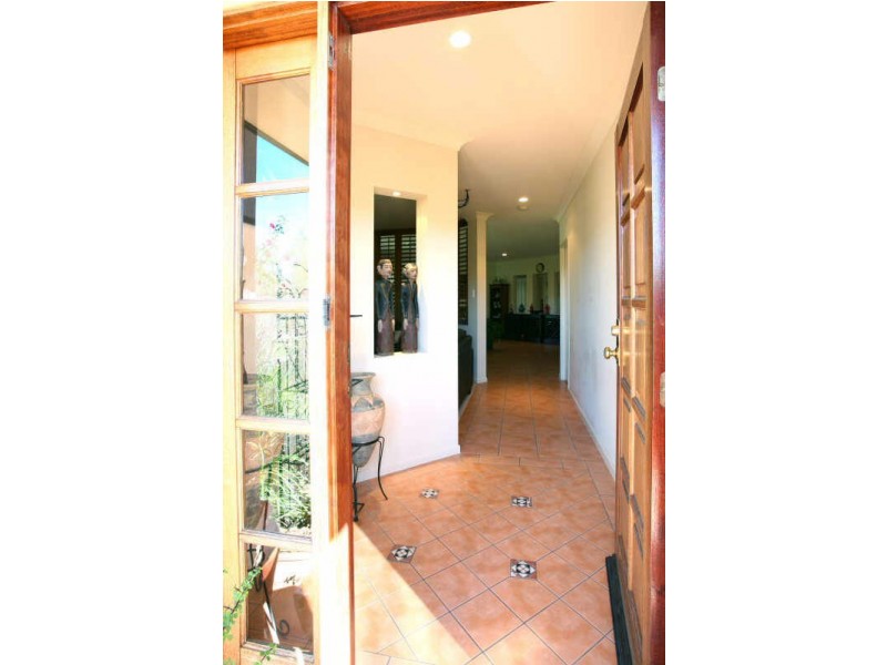 6 Josh Court, Ashmore QLD 4214