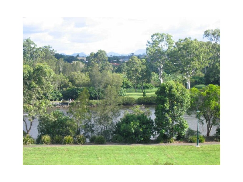 6 Josh Court, Ashmore QLD 4214