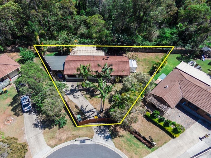 8 Eamonn Court, Highland Park QLD 4211