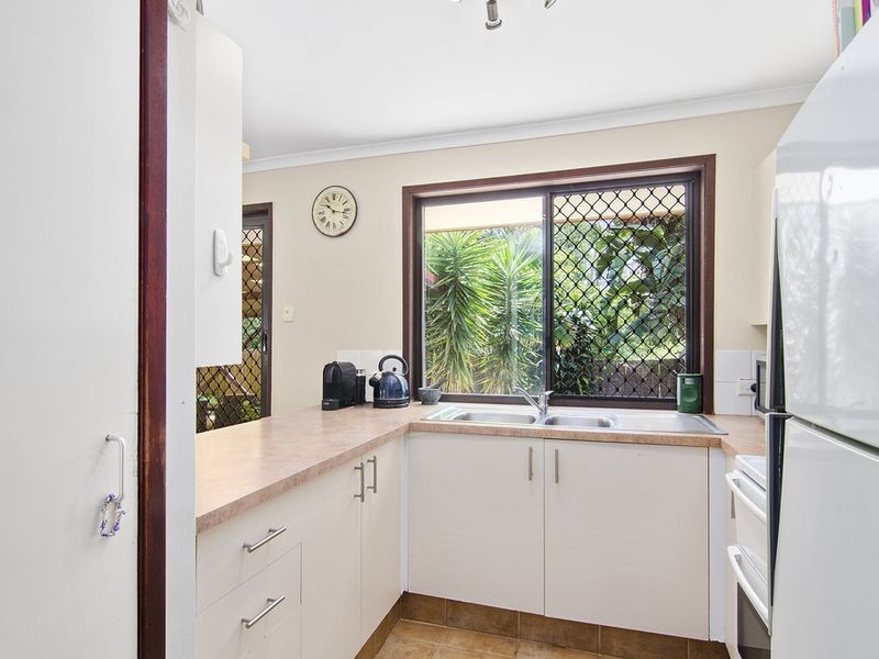 8 Eamonn Court, Highland Park QLD 4211