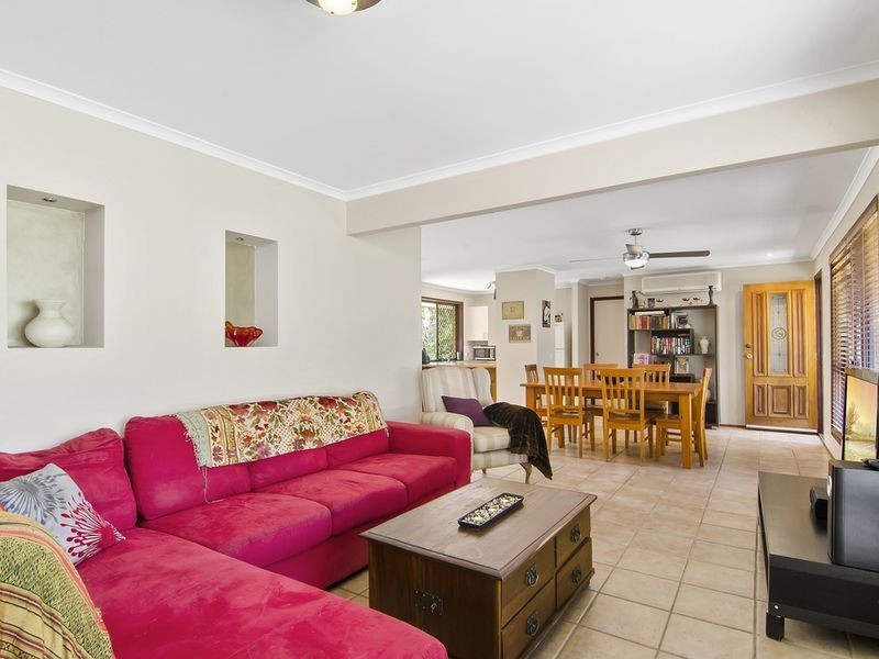 8 Eamonn Court, Highland Park QLD 4211