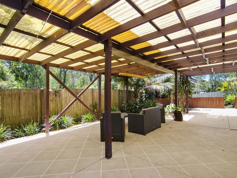 8 Eamonn Court, Highland Park QLD 4211