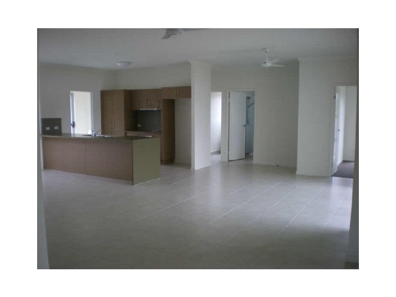 2/14 Marlee Jayne Close, Nerang QLD 4211