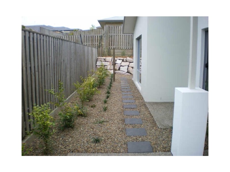 2/14 Marlee Jayne Close, Nerang QLD 4211