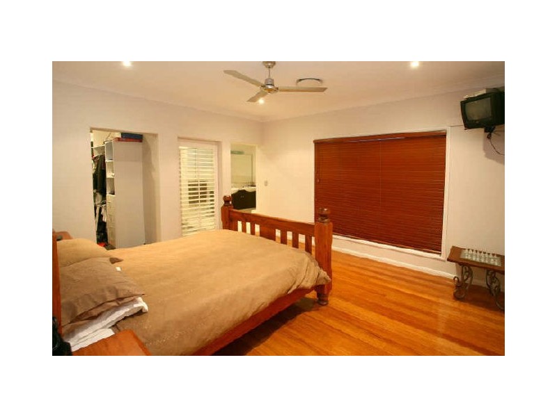 5 Chevron Rise, Highland Park QLD 4211