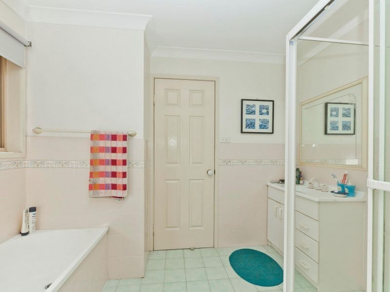 13/2 Weedons Road, Nerang QLD 4211