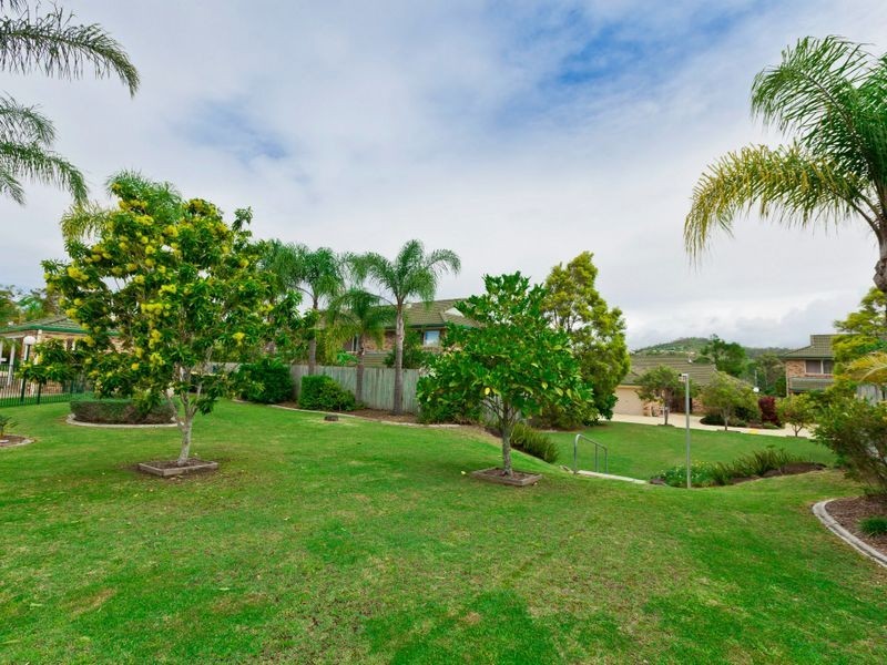 13/2 Weedons Road, Nerang QLD 4211