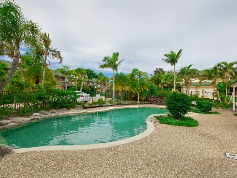 13/2 Weedons Road, Nerang QLD 4211