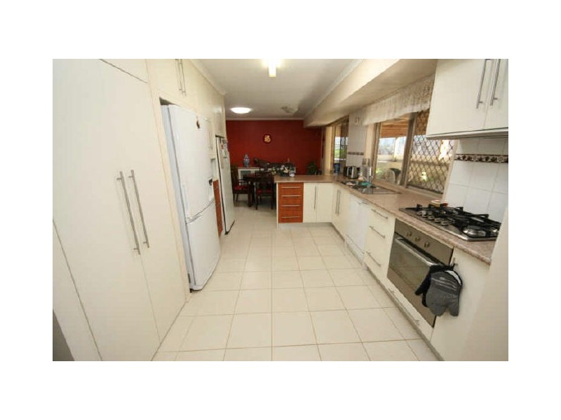 15 Lytham Court, Highland Park QLD 4211