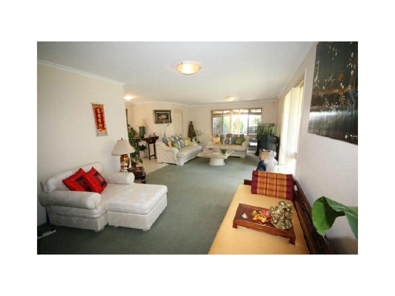 15 Lytham Court, Highland Park QLD 4211