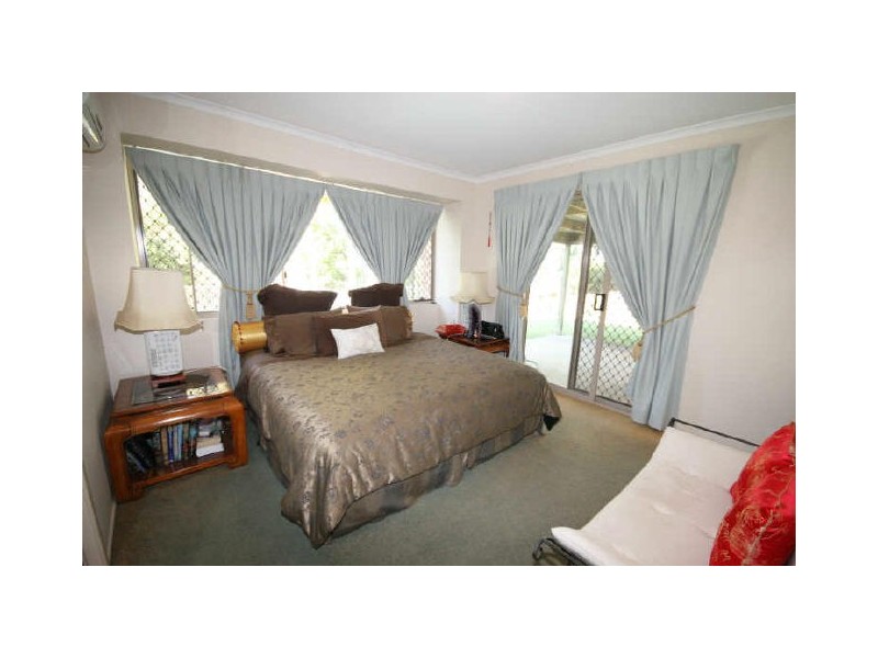 15 Lytham Court, Highland Park QLD 4211