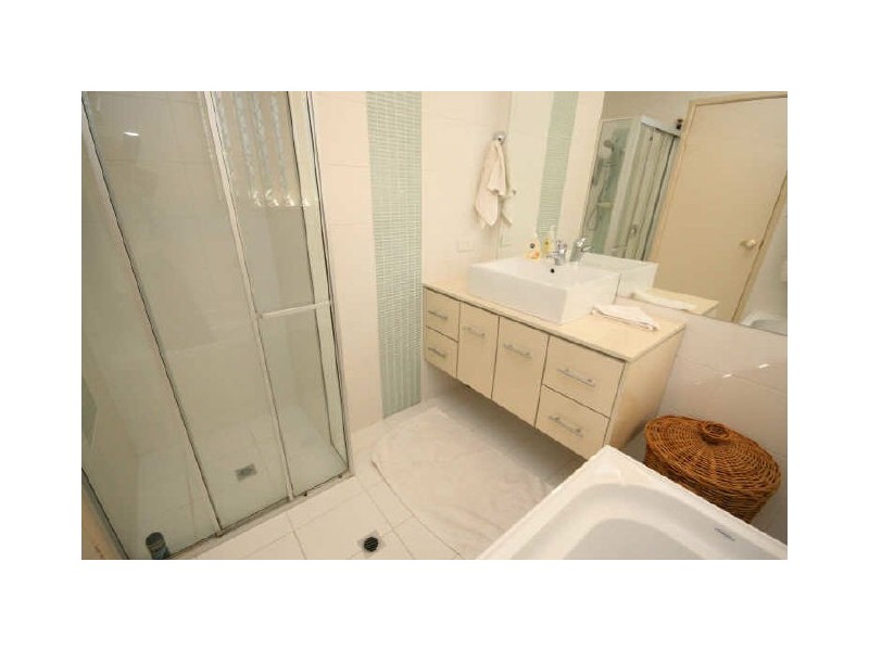 15 Lytham Court, Highland Park QLD 4211