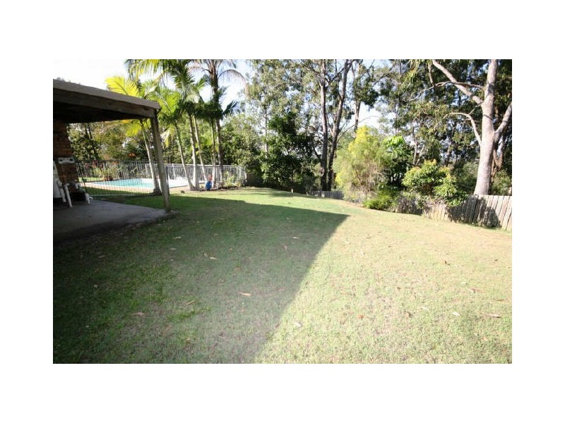 15 Lytham Court, Highland Park QLD 4211