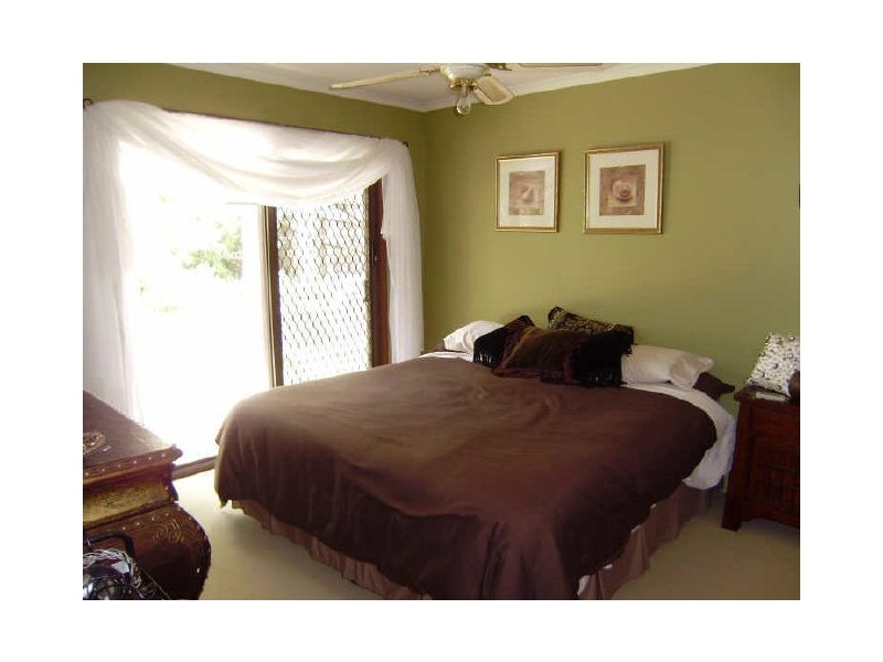 24 Plum Parade, Nerang QLD 4211