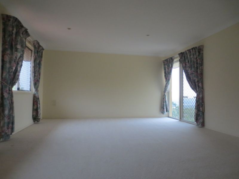 112 Armstrong Way, Highland Park QLD 4211