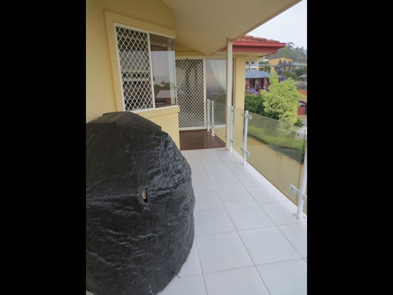 112 Armstrong Way, Highland Park QLD 4211