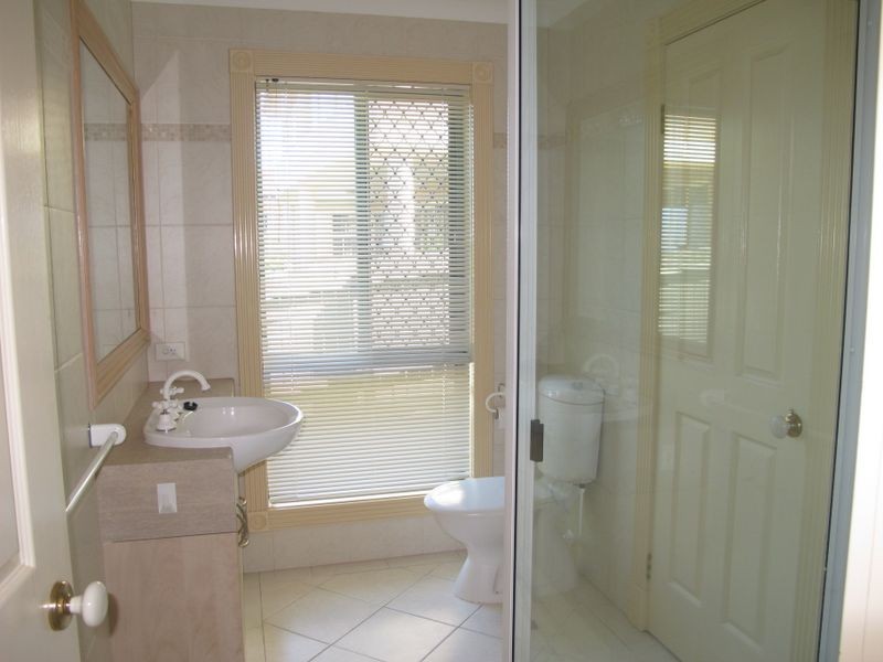 124a Armstrong Way, Highland Park QLD 4211