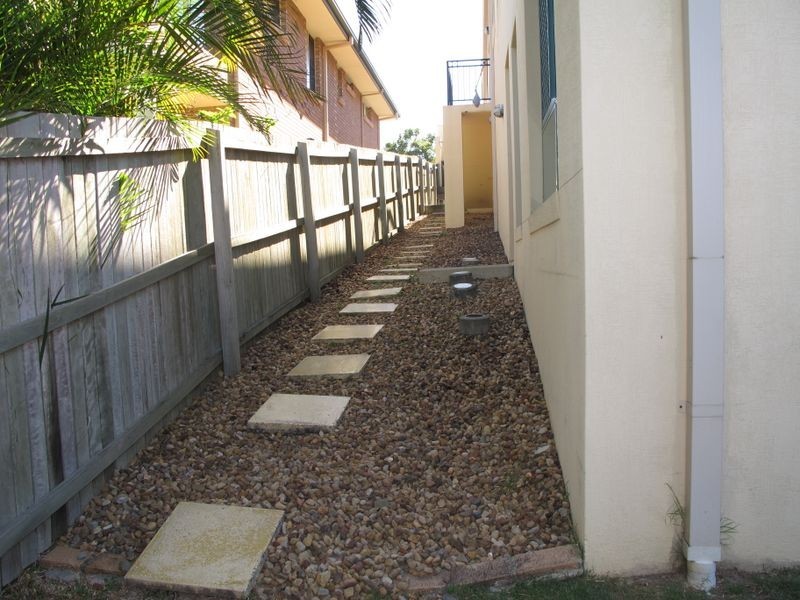 124a Armstrong Way, Highland Park QLD 4211