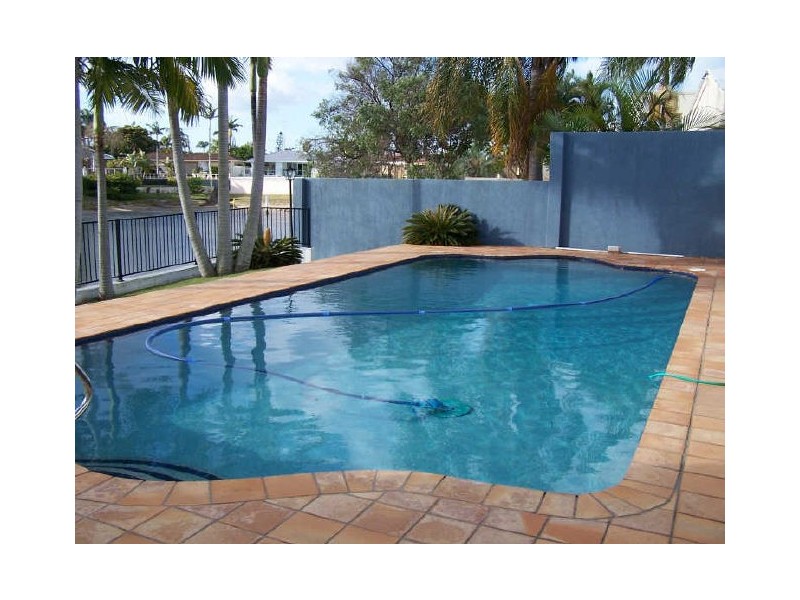 11 Tosti Street, Bundall QLD 4217