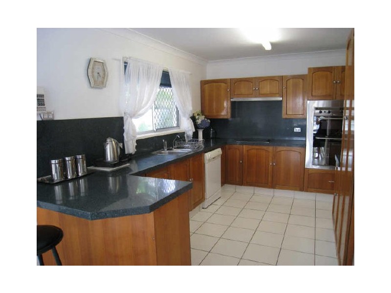 11 Tosti Street, Bundall QLD 4217