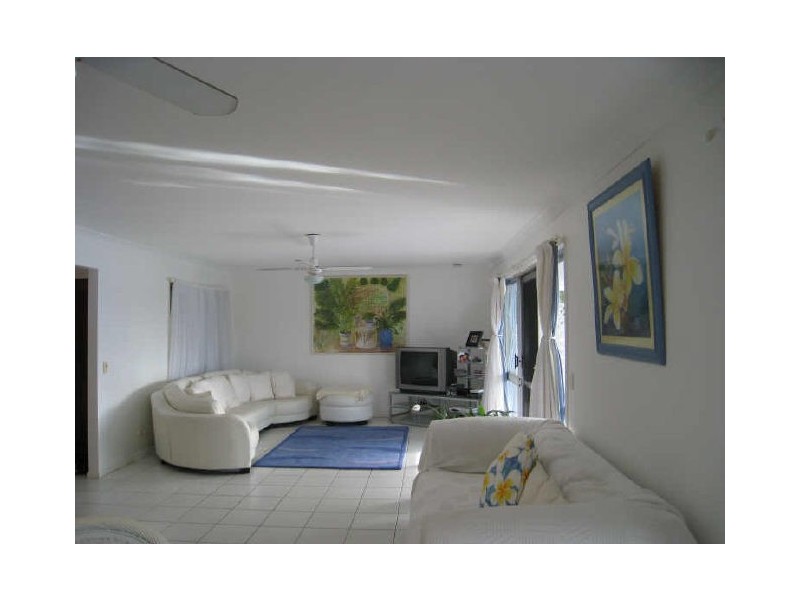 11 Tosti Street, Bundall QLD 4217