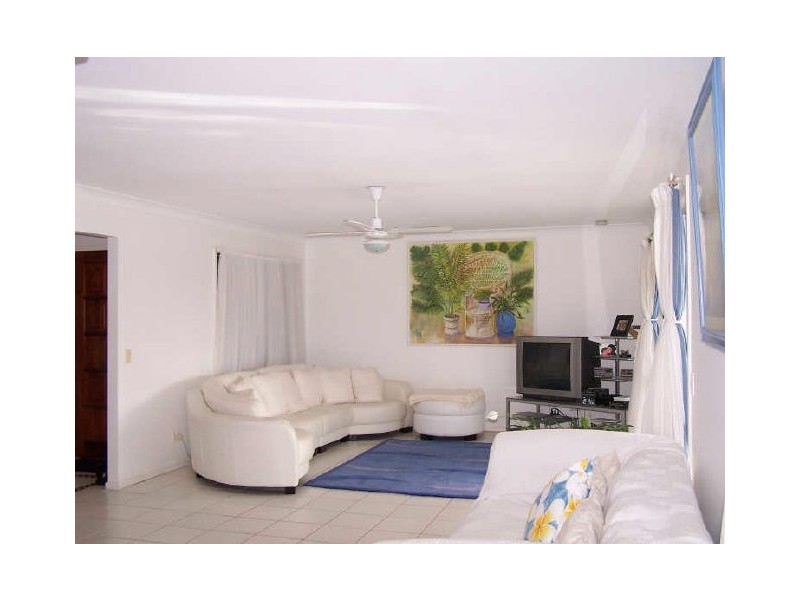 11 Tosti Street, Bundall QLD 4217