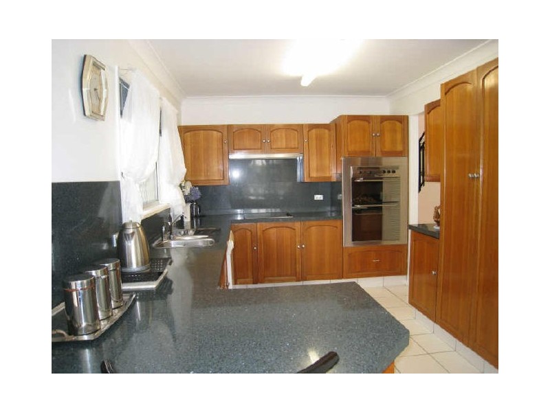 11 Tosti Street, Bundall QLD 4217