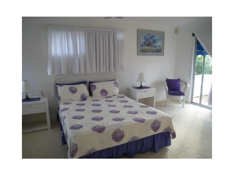 11 Tosti Street, Bundall QLD 4217