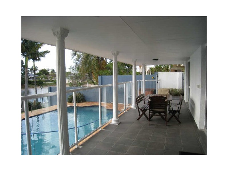 11 Tosti Street, Bundall QLD 4217