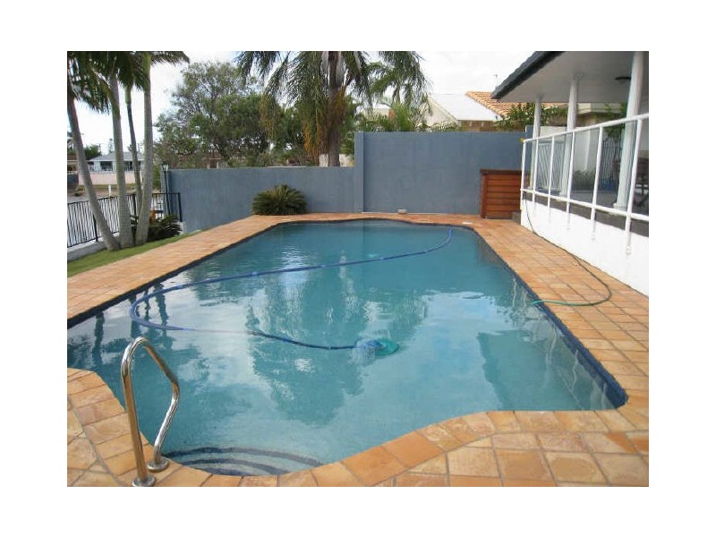 11 Tosti Street, Bundall QLD 4217