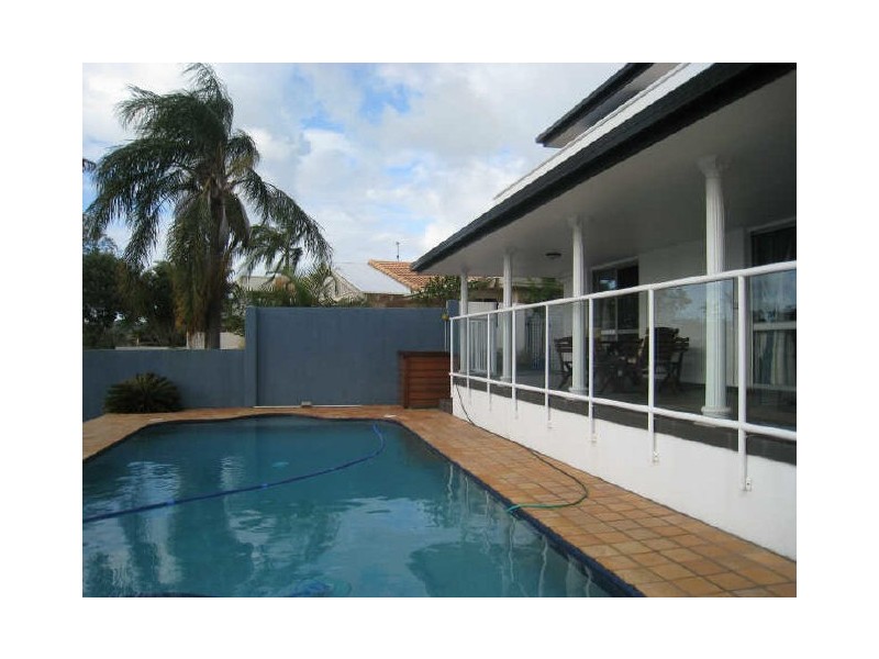 11 Tosti Street, Bundall QLD 4217