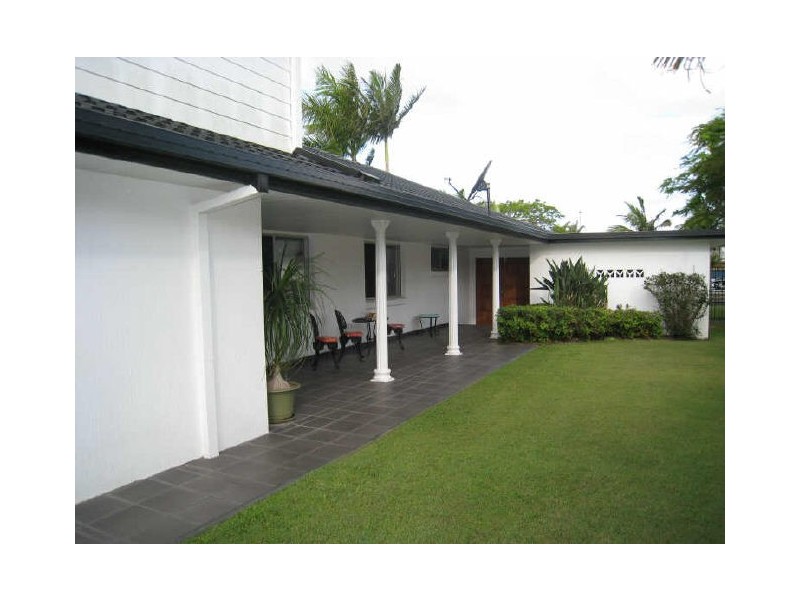 11 Tosti Street, Bundall QLD 4217